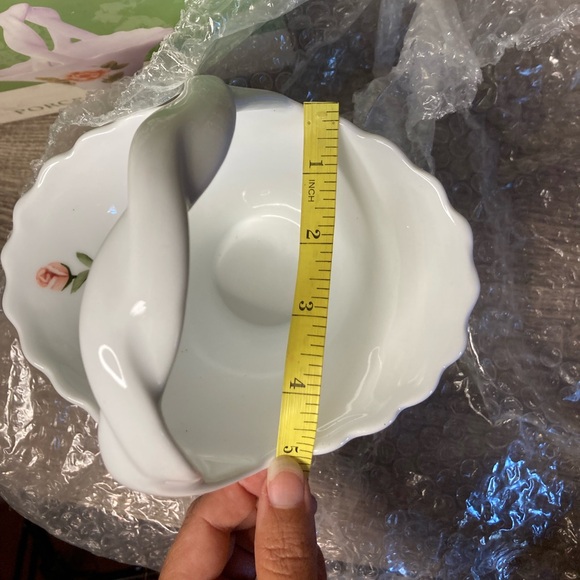 NIB Porcelain Basket Rose Print - Picture 10 of 14